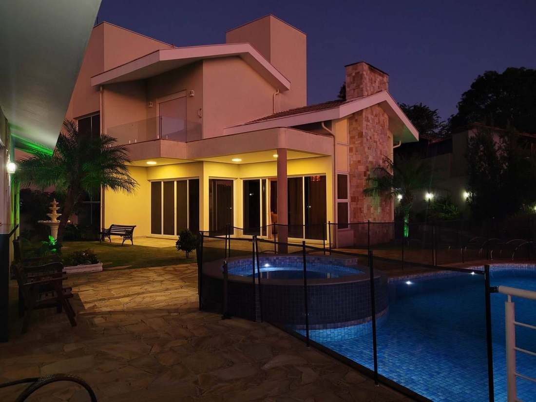 Fachada iluminada